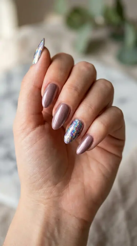 holographic-foil-accent-nails