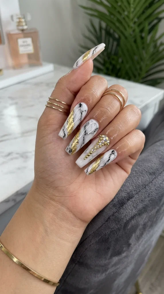 luxury-marble-baddie-nails