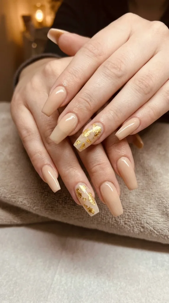 gold-foil-accent-nailsv